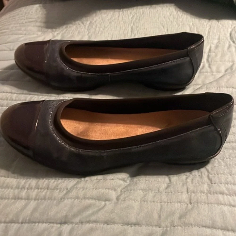 Clarks Women's Neenah Garden Ballet Flat Black and‎ Blue Size 7 Comfort Casual
